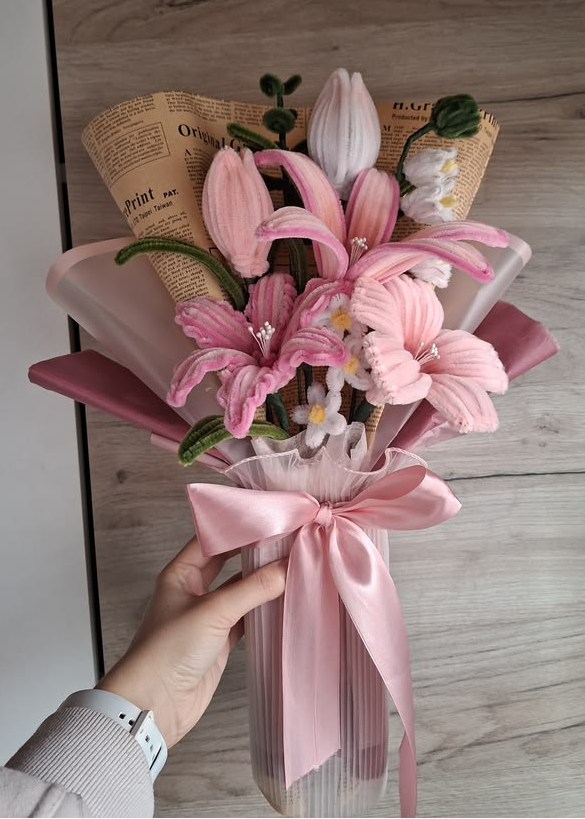PINK LILIES BOUQUET