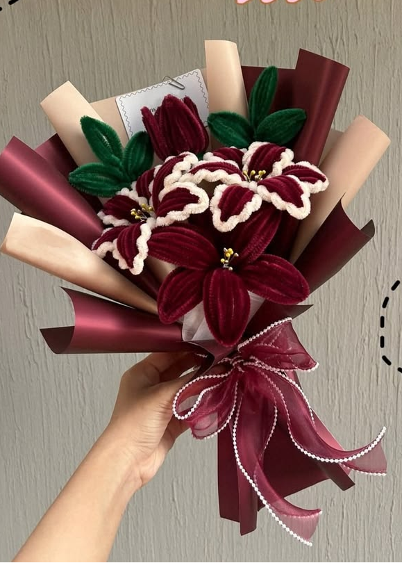 MAROON LILIES BOUQUET